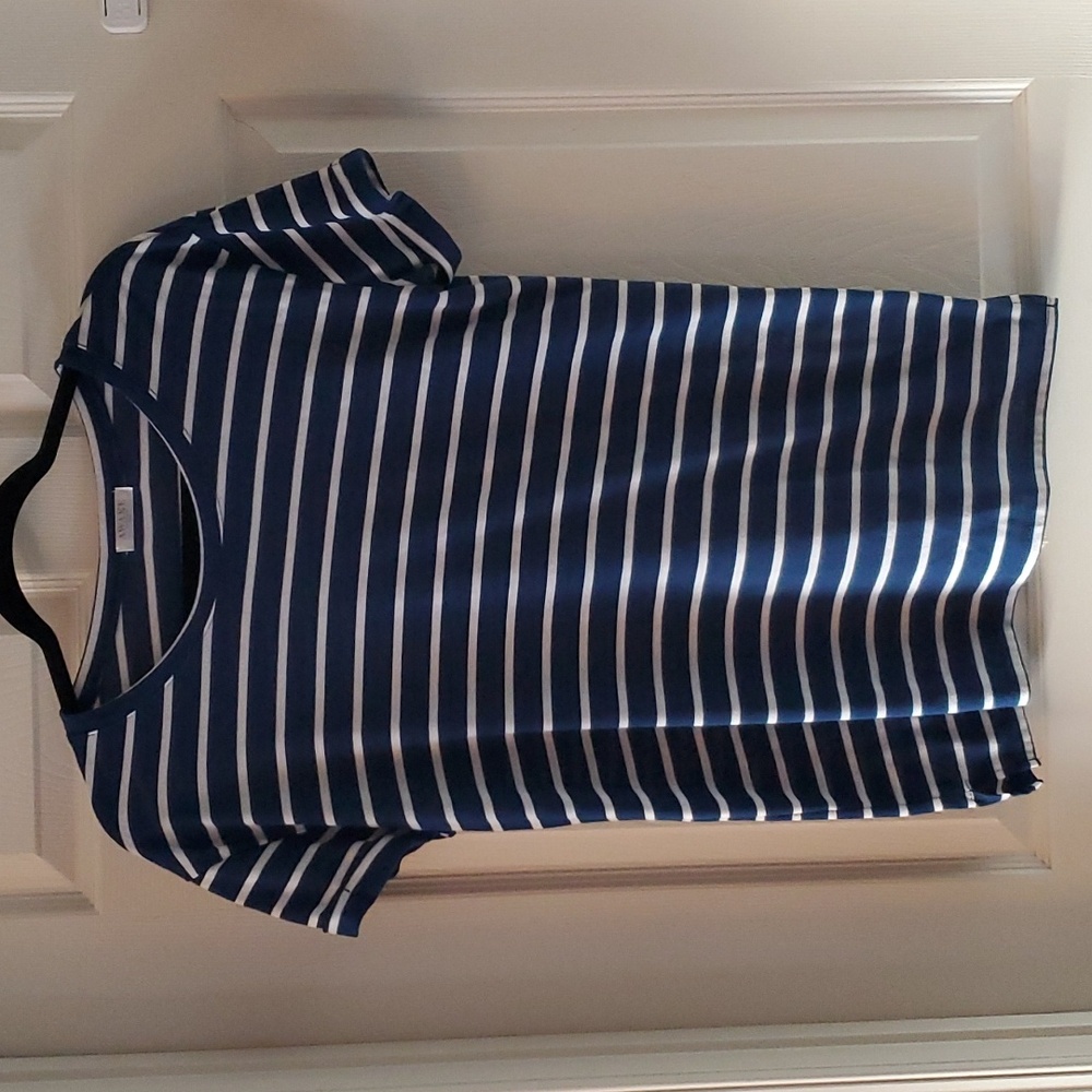 Awake women's short sleeve tee shirt.  Size large.